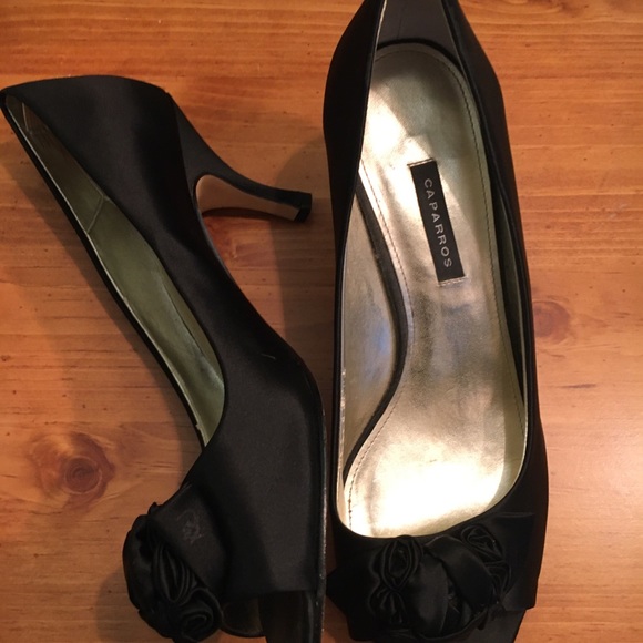 Black 2 inch heels! - Picture 2 of 4